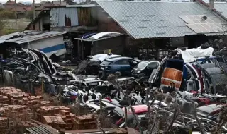 Криминалисти разкриха две автоморги с коли, издирвани в ЕС