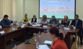 Омбудсманът Мая Манолова стартира кампанията „Великден за всеки“