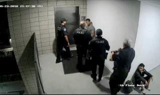 Полицаи пречукаха беззащитен мъж (ВИДЕО)