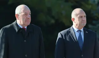 Радев посрещна унгарския президент с личния си автомобил СНИМКА