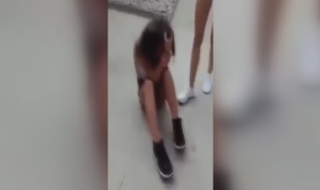 Клип с бой между деца потресе социалните медии