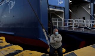 Нова стачка блокира вноса и износа на стоки от пристанище Пирея