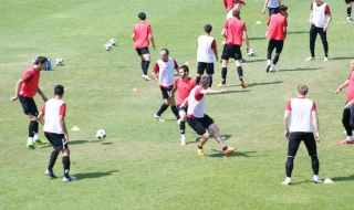 Треньор в Казахстан наби свой колега