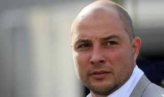 Венци Стефанов гони играчи, Букарев остава