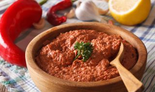 Рецепта на деня: Турска разядка "Аджука"