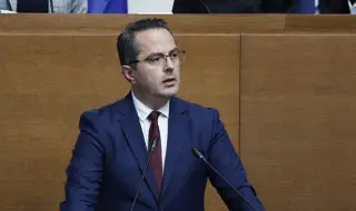 Цончо Ганев за новия дълг: Тегли се, за да се осигурят поредните милиарди за правилните фирми и правилните хора