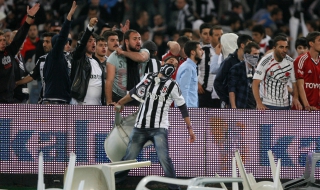 Играчи на Бешикташ пребиха фен (ВИДЕО)