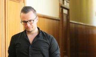 Кристиян Бойков обвини чиновници в теглене на пиратски софтуер и порнография