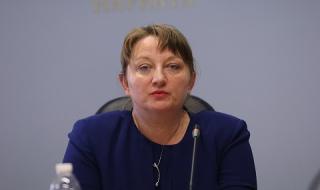 Новият социален министър Деница Сачева: Не мога да кажа лоша дума за Бисер Петков