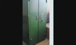 Собственикът на касата с пари, отнесена в морето: В нея няма 2 милиона, има документи на камиони и багери