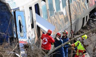 След влаковата катастрофа в Гърция: Падна главата на началника на полицията 