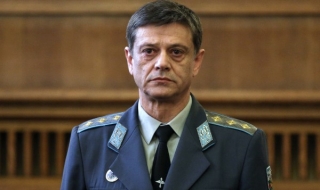 И бойният ни флот се включва срещу мигрантите