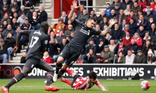 "Светците" разнищиха Ливърпул в края