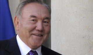 Назарбаев обяви извънредно положение в Жанаозен - видео