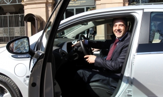 Плевнелиев и Уорлик в Chevrolet Volt