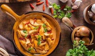 Рецепта на деня: Пикантно пилешко по тайландски