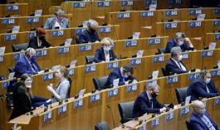 EUobserver: Противници на "Зеления сертификат" в ЕП си служат с лъжи и заплахи