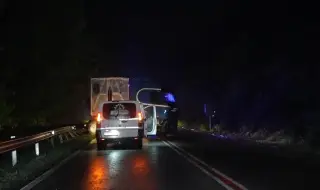 Габровски тир катастрофира на входа на Велико Търново, шофьорът е леко ранен