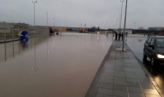 На ГКПП Капитан Андреево пътници и служители се облекчават на плаца