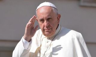 Папа Франциск влезе в болница за операция