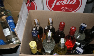 Цигари и алкохол хванаха митничари в Елин Пелин