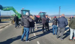 Над 30 животновъди организираха безсрочна блокада на пътя край село Сигмен