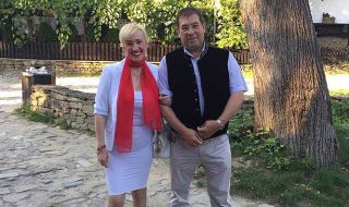Сашка Васева и съпругът ѝ с хубав повод за празнуване