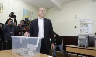 Румен Радев печели убедително изборите в България