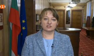 Сачева: Правителството си купува време с новия бюджет