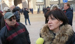 Цвета Караянчева: Киро е вече пътник!