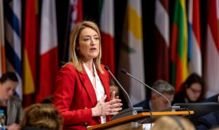 Мецола подкрепя започването на преговори за членство на Украйна в ЕС