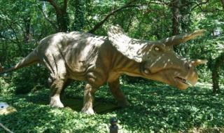 Динозаври в Морската градина във Варна