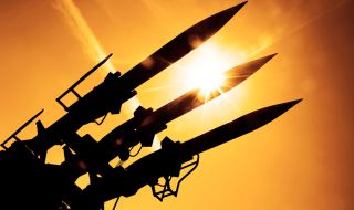 Тел Авив е под ракетен обстрел