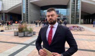 Бареков: Слави да се преориентира и да подкрепи Луна вместо Радев