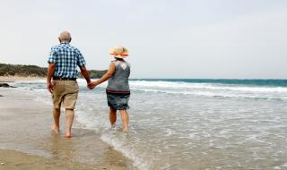 Двойка пенсионери посетиха 40 страни с парите за старини