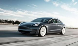 Tesla продава нови автомобили със стари батерии