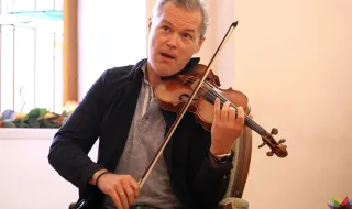 Ukraine demands cancellation of Russian violinist's concert in the US