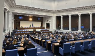 Започват дебатите по вота на недоверие към правителството на Денков