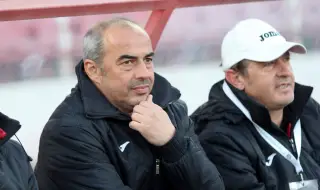 Локо (София) иска Димитър Васев за шеф, любопитни имена се спрягат за нов треньор