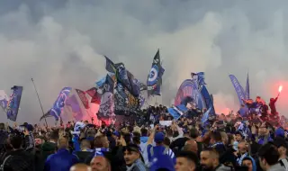 Фенът на Левски върна задигнатото табло за смени
