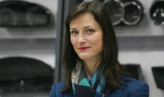 Номинираната за премиер Мария Габриел се среща с партиите в НС