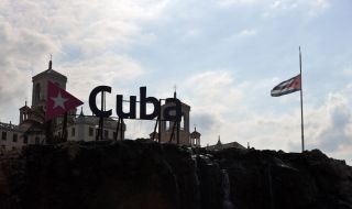 Байдън увеличава броя на полетите до Куба