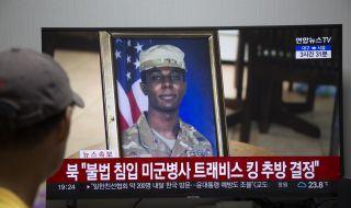 Американският войник, избягал в КНДР, вече в американски арест