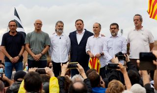 Испания освободи каталунските представители