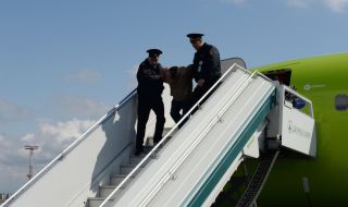 Самолет кацна аварийно заради пиян пътник, оказа се издирван