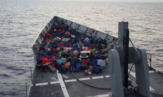 Спасиха около 600 мигранти край бреговете на Сицилия