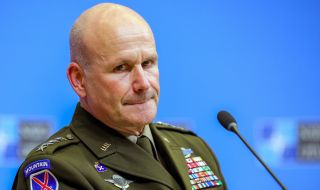 НАТО: Тези, които смятат, че Русия е изчерпала силите си в Украйна, са в голяма грешка