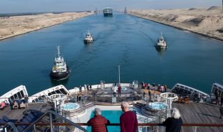 Приходите от Суецкия канал достигнаха нов рекорд от 8 милиарда долара