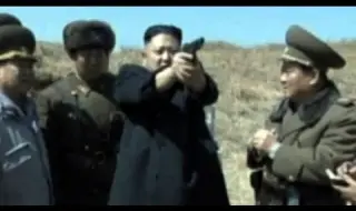 Ким Чен-ун ръководи артилерийски стрелби