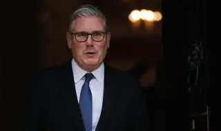 FT разкритикува Стармър за липсата му да взема трудни решения